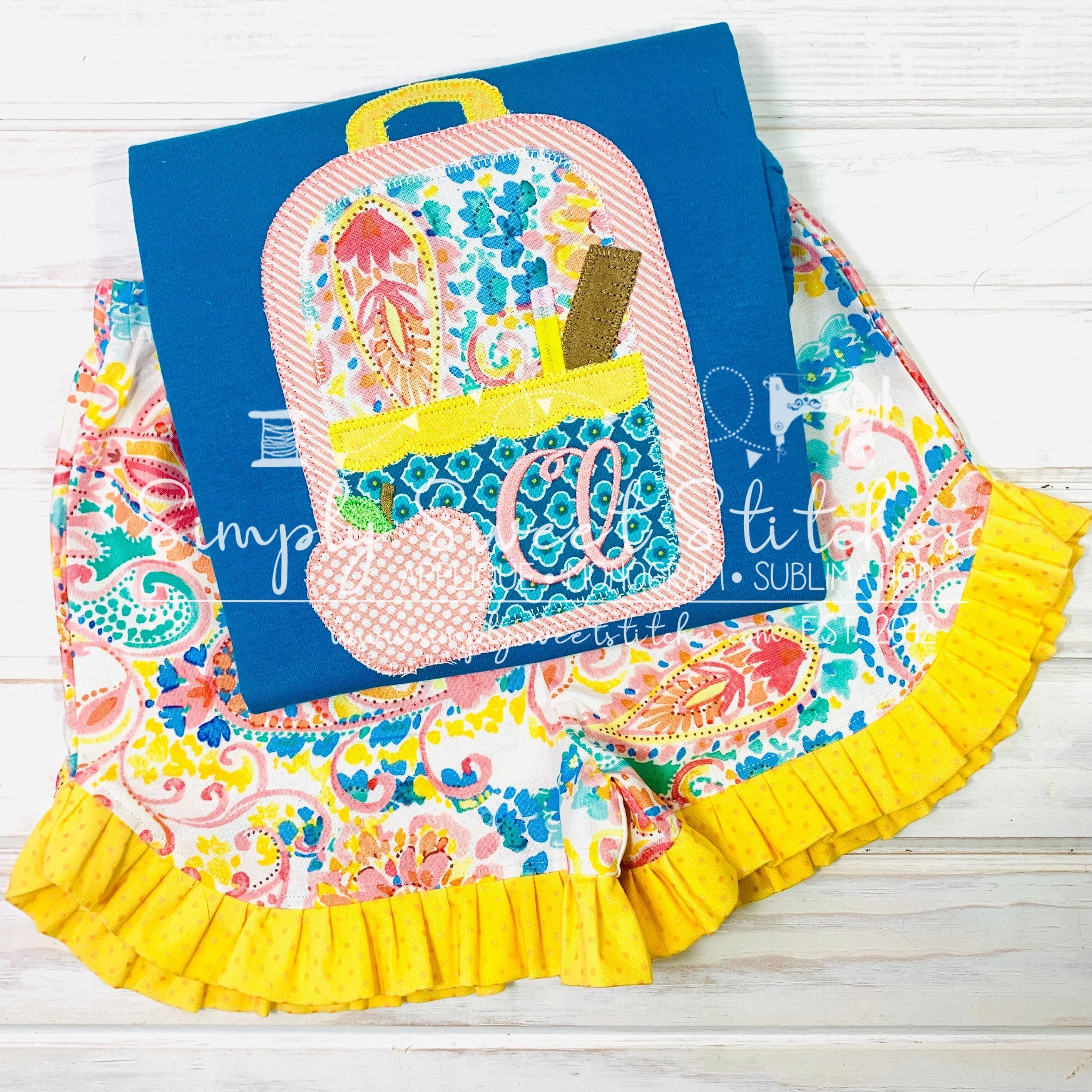 1447 - GIRLY BACKPACK WITH APPLE - APPLIQUE CHILD SHIRT