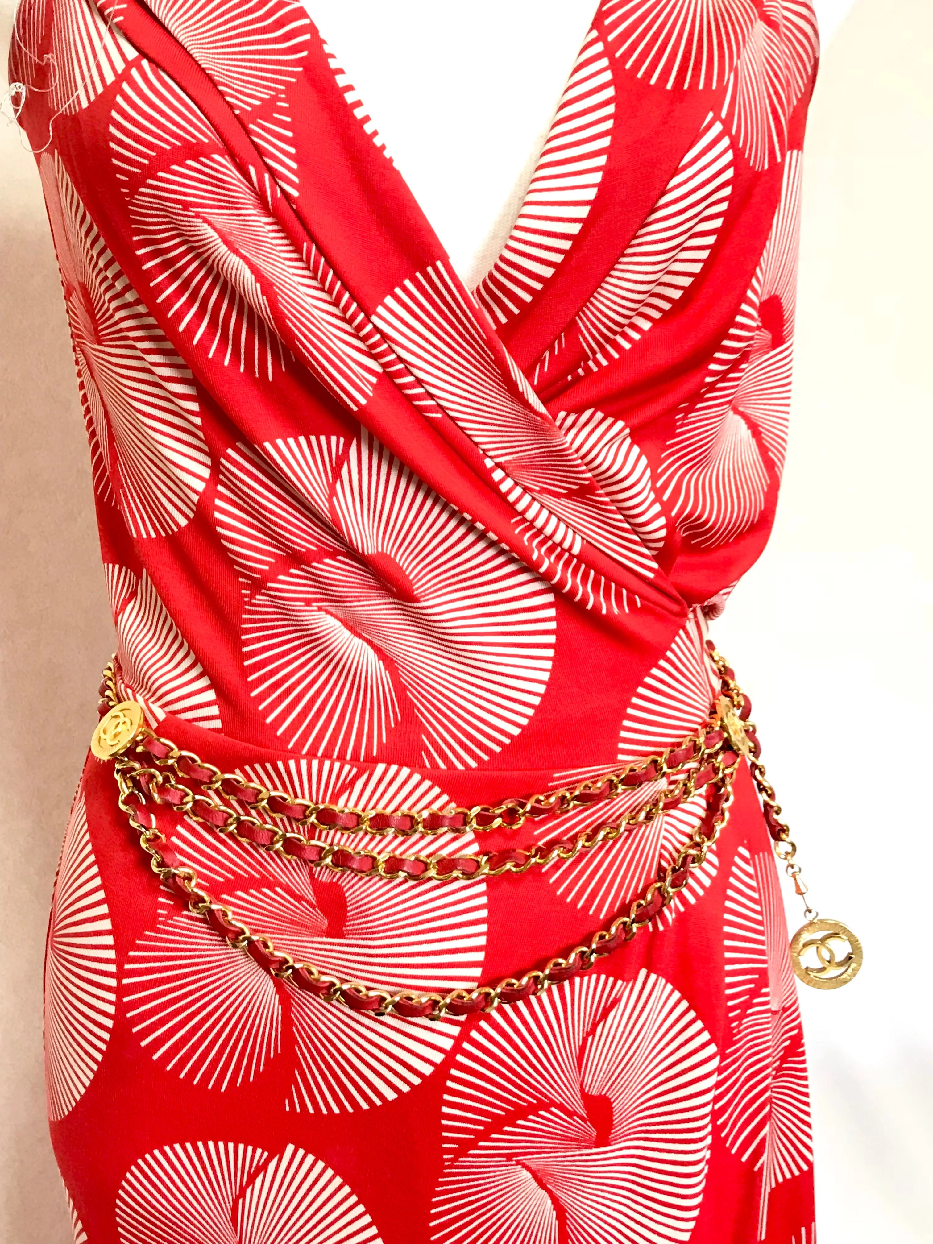 80's Vintage CHANEL red leather and chain belt with golden CC charms. Must-have belt from CHANEL. Triple layer belt.
