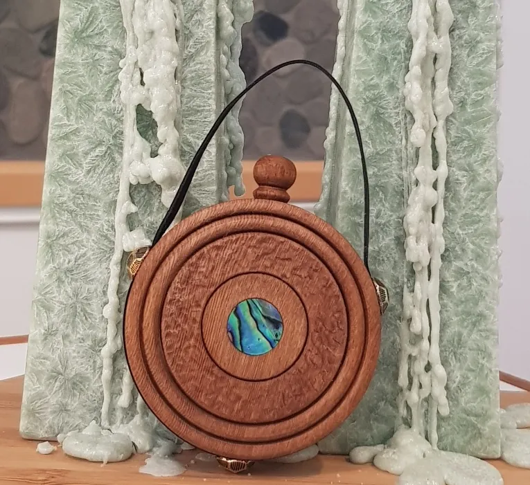 Aromatherapy Rimu Wood and Paua Shell Diffuser