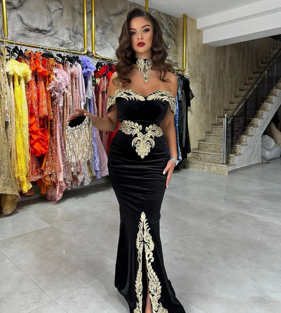 Chic Off-the-Shoulder Mermaid Black Prom Dresses with Appliques