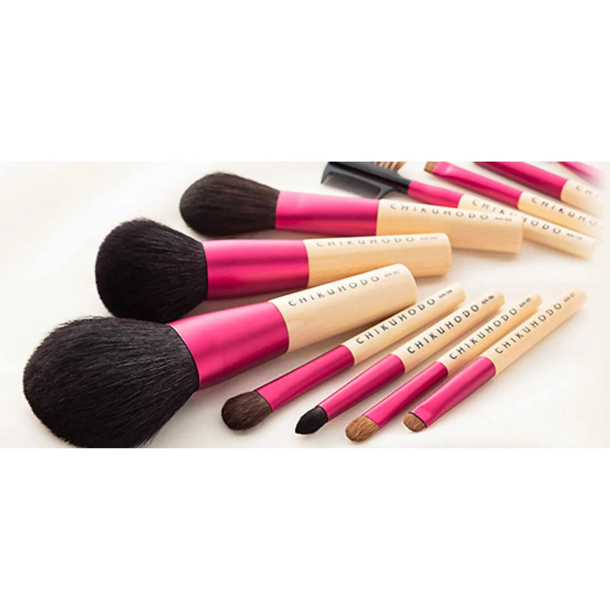 Chikuhodo AN-3 Cheek Brush, Anne Series