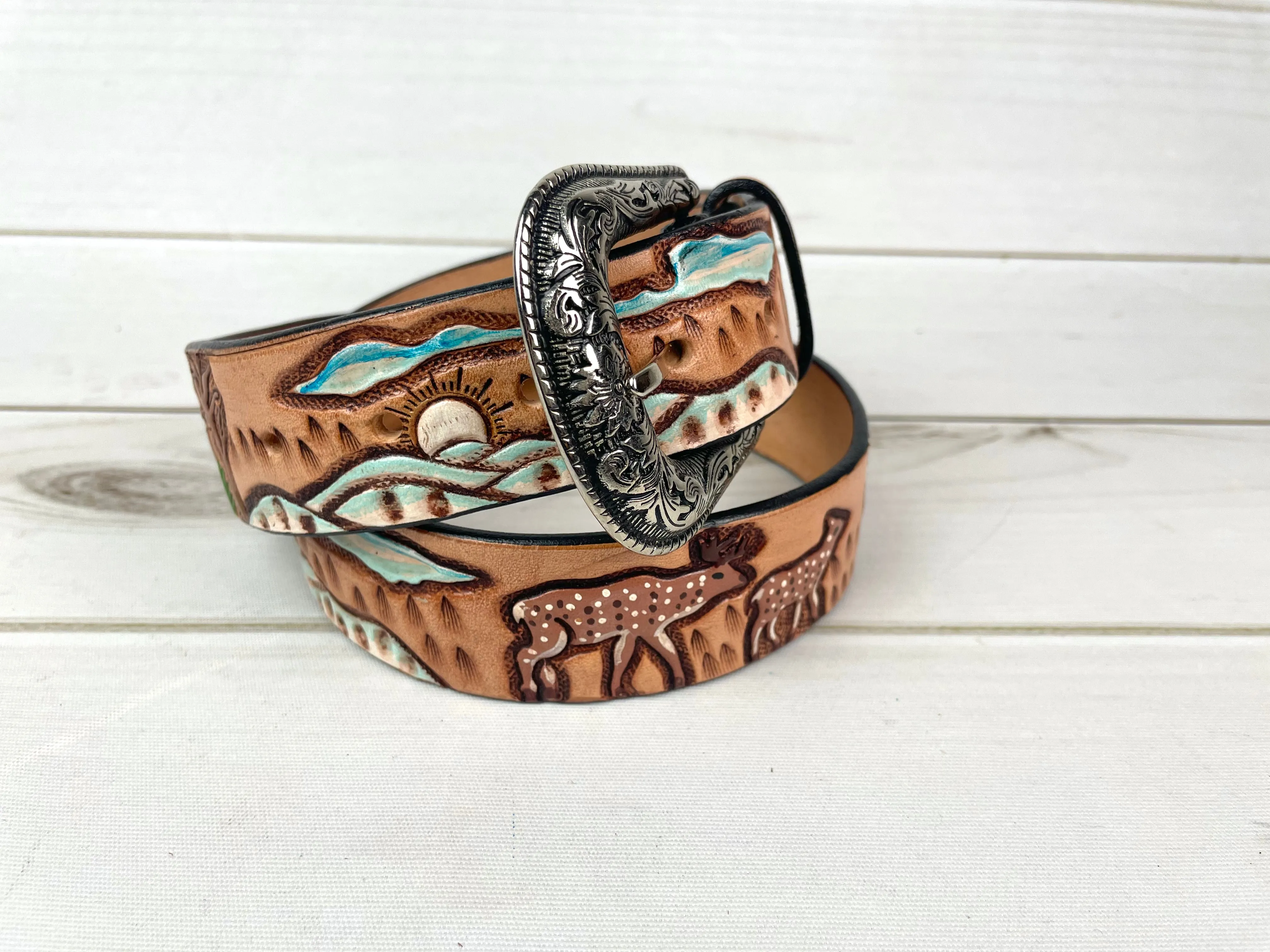 CLEARANCE! 70’s Vintage Forest🦌Tooled Leather Belt