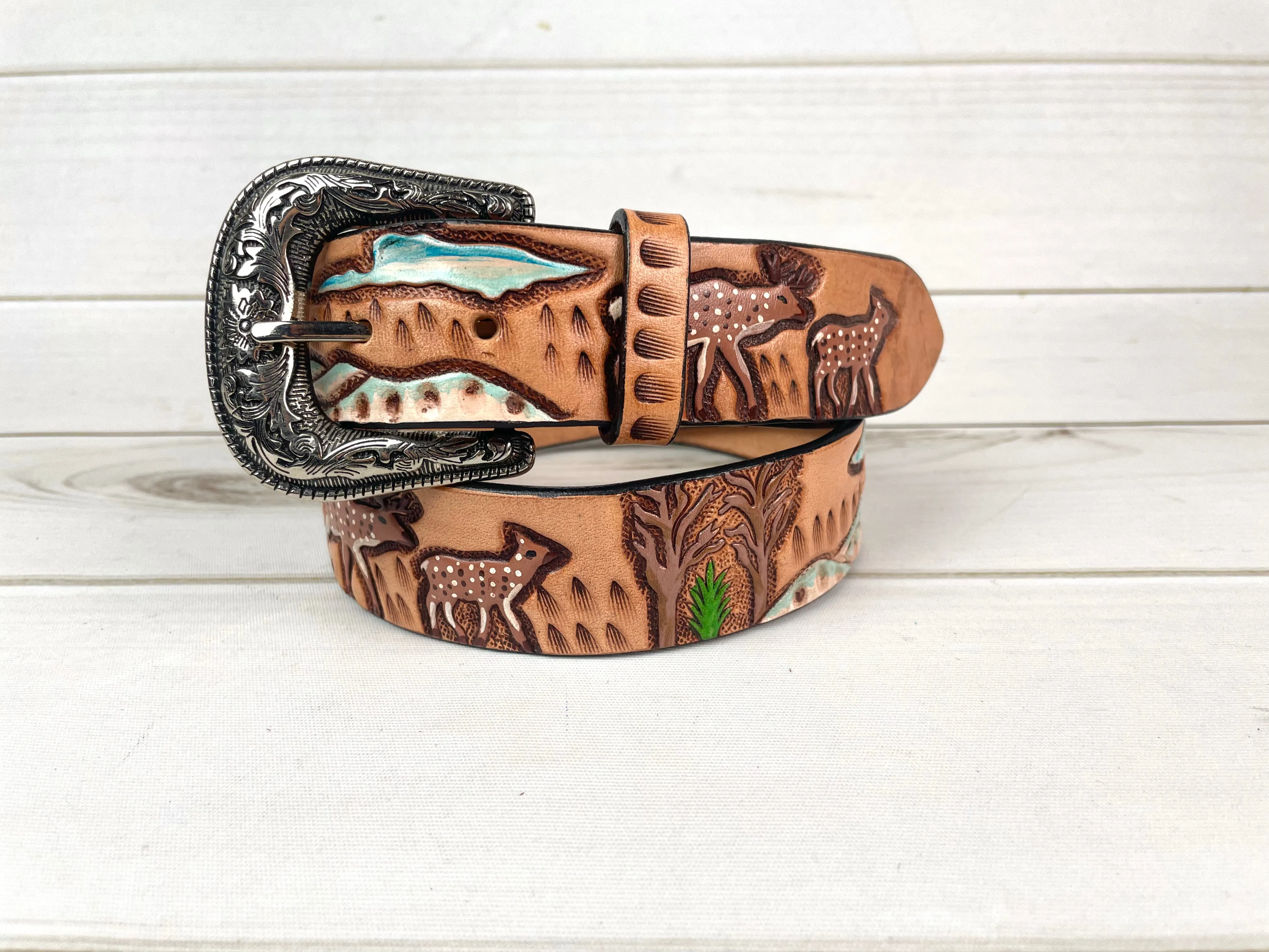 CLEARANCE! 70’s Vintage Forest🦌Tooled Leather Belt