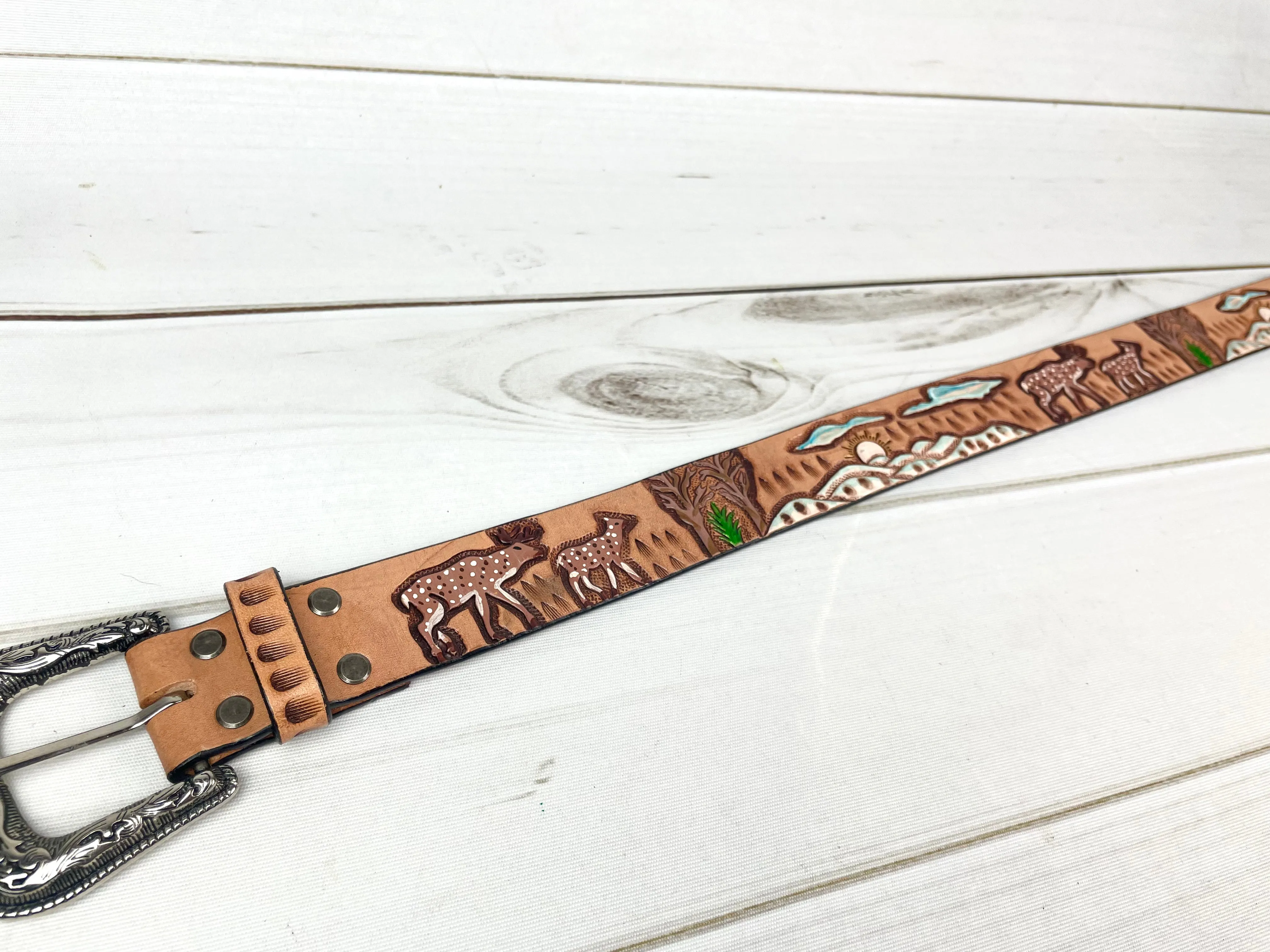 CLEARANCE! 70’s Vintage Forest🦌Tooled Leather Belt