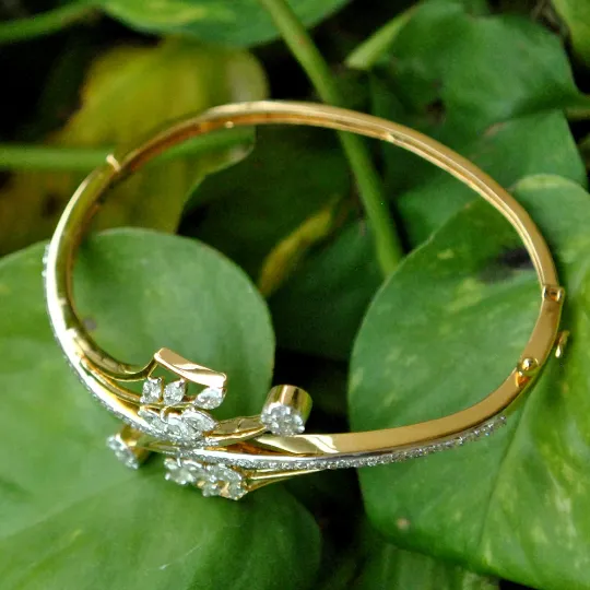 Designer Leaf Diamond Oval Bracelet