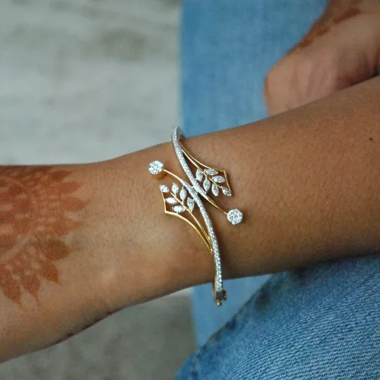 Designer Leaf Diamond Oval Bracelet