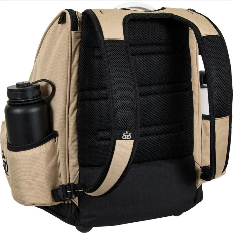 Dynamic Discs Commander Bag. Color: Sandstone