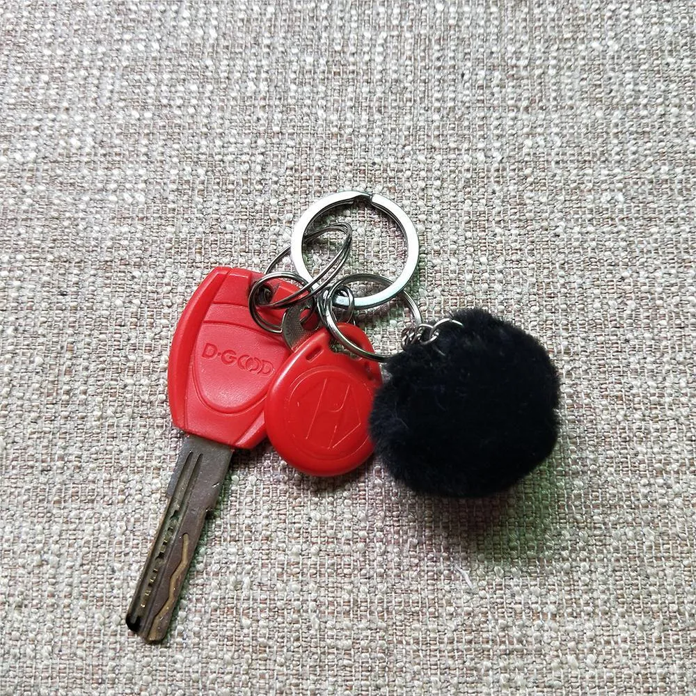 Fluffy Charming Women's Pompom Chain Keyholder