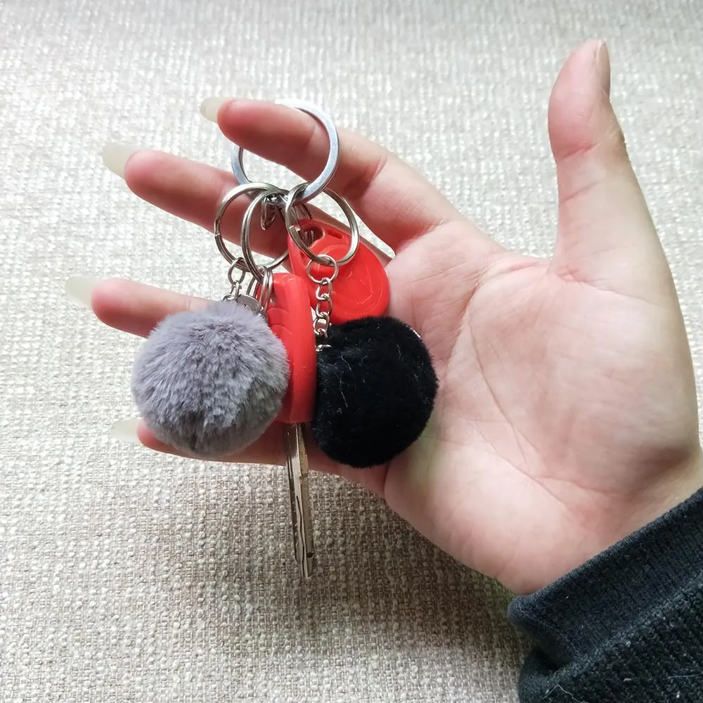 Fluffy Charming Women's Pompom Chain Keyholder
