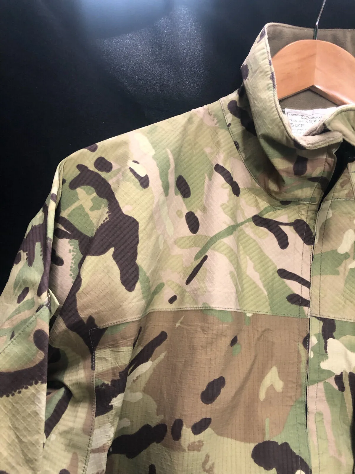Genuine British Army MTP Camouflaged Waterproof Lightweight Jacket - 170/90