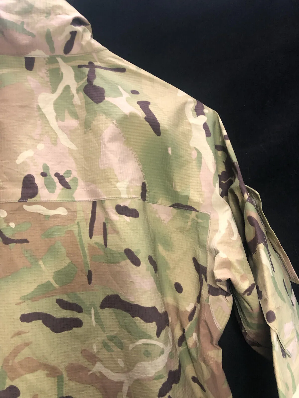 Genuine British Army MTP Camouflaged Waterproof Lightweight Jacket - 170/90