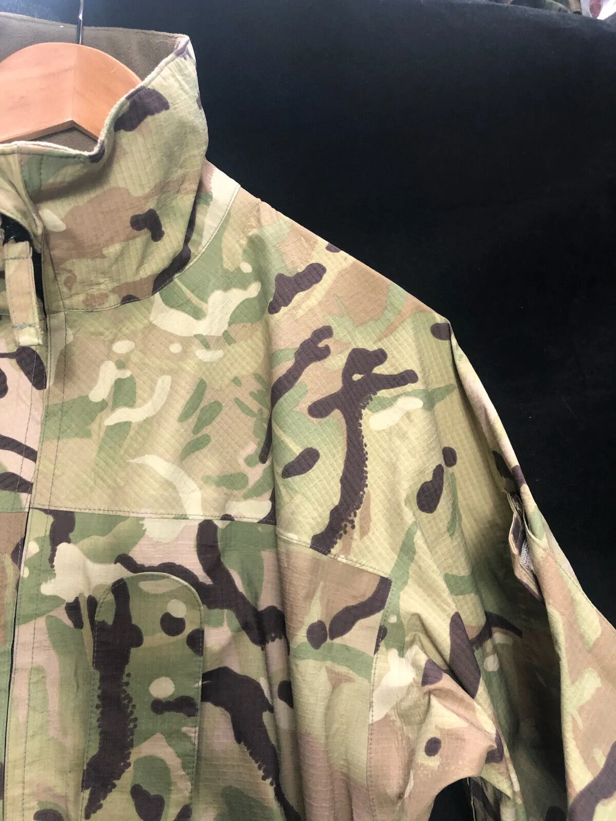 Genuine British Army MTP Camouflaged Waterproof Lightweight Jacket - 170/90