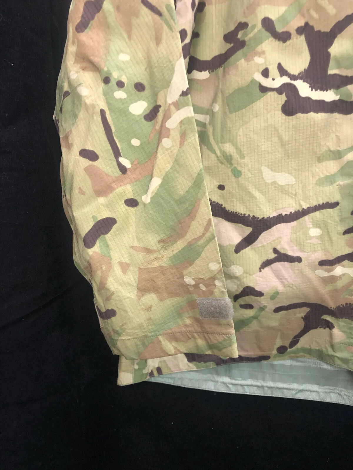 Genuine British Army MTP Camouflaged Waterproof Lightweight Jacket - 170/90
