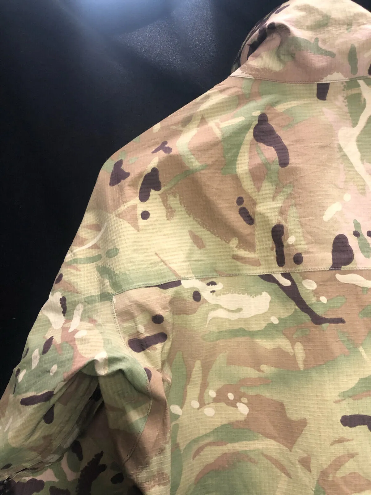 Genuine British Army MTP Camouflaged Waterproof Lightweight Jacket - 170/90