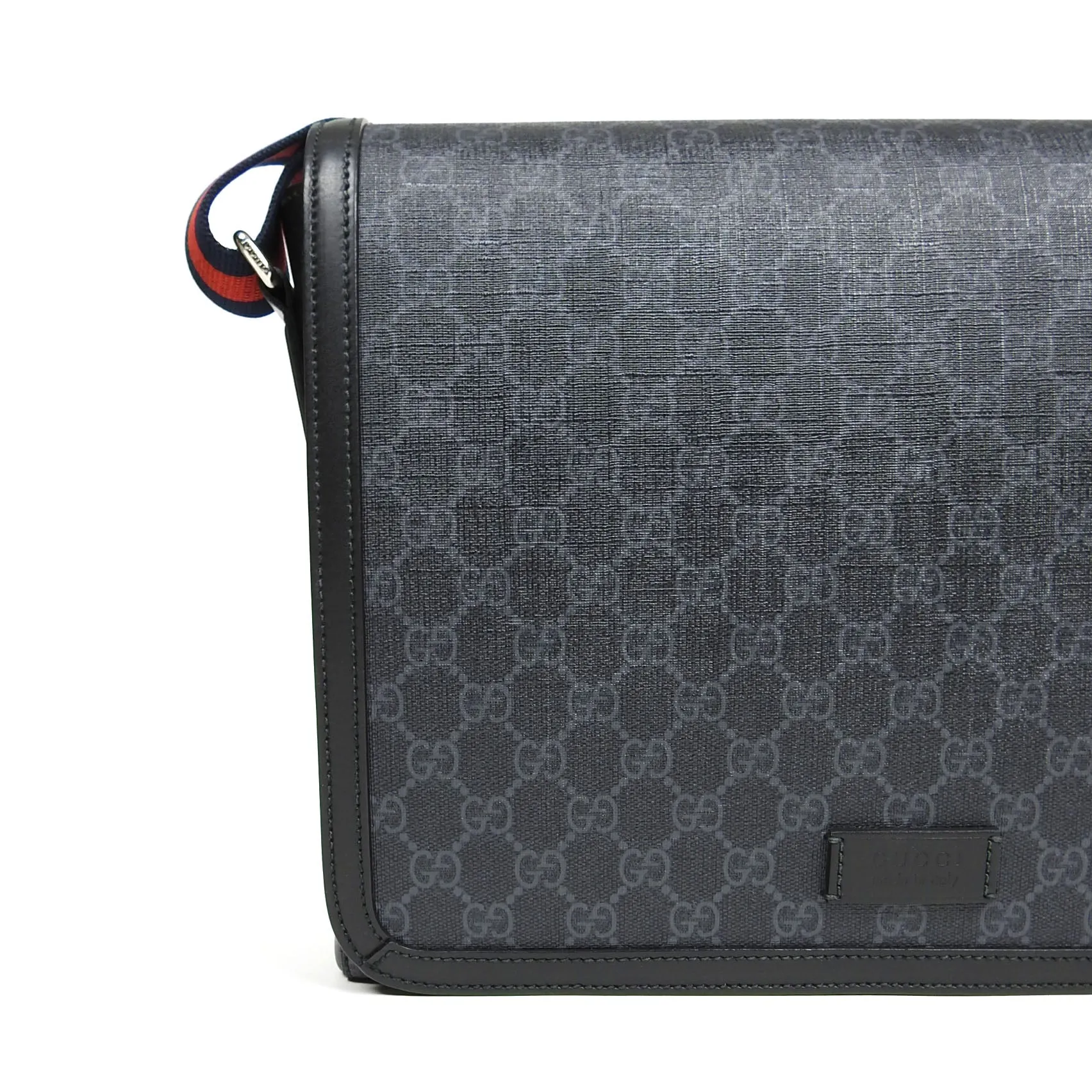 Gucci GG Supreme Canvas Messenger Bag