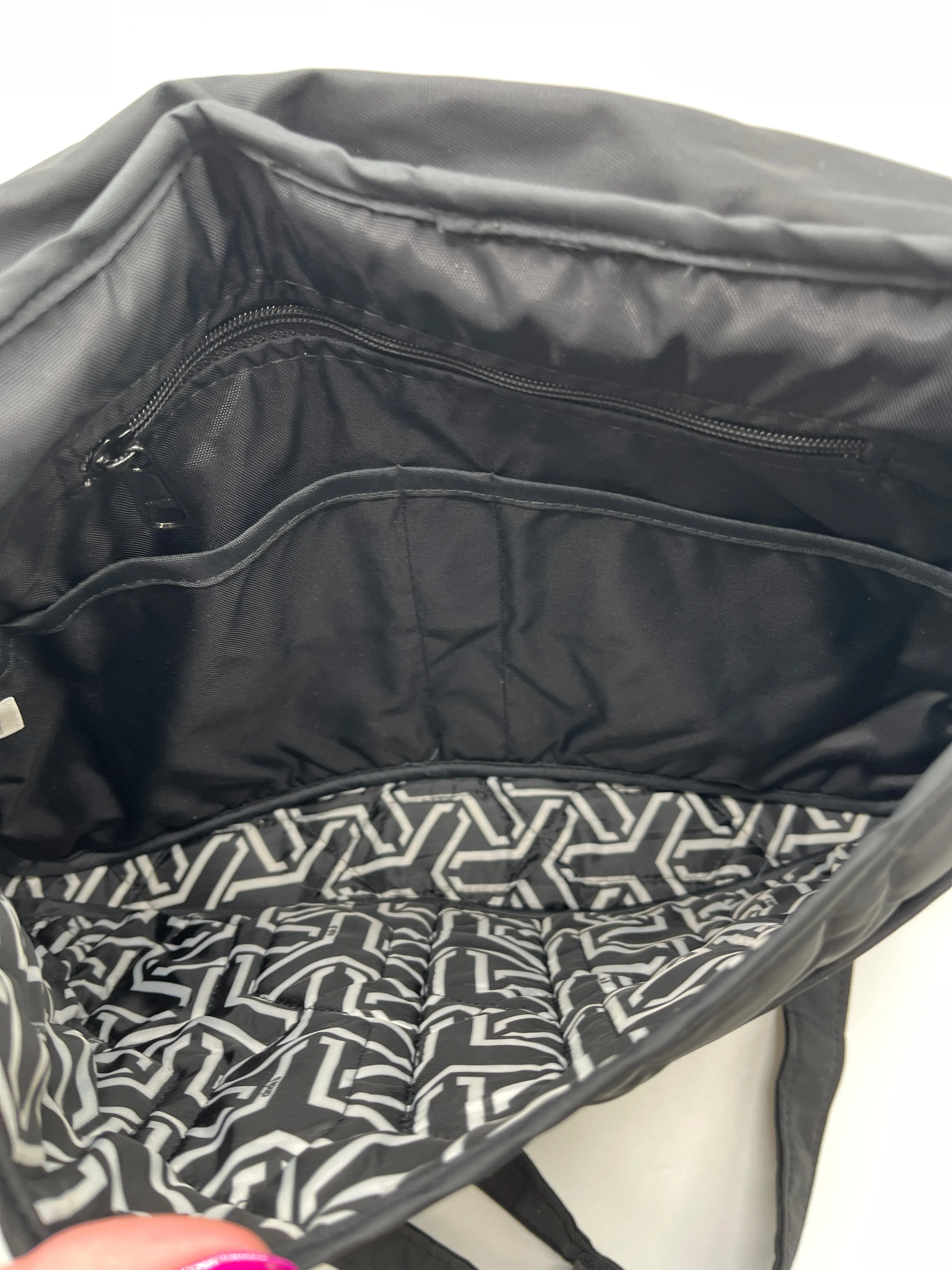 Handbag By Clothes Mentor, Size: Medium