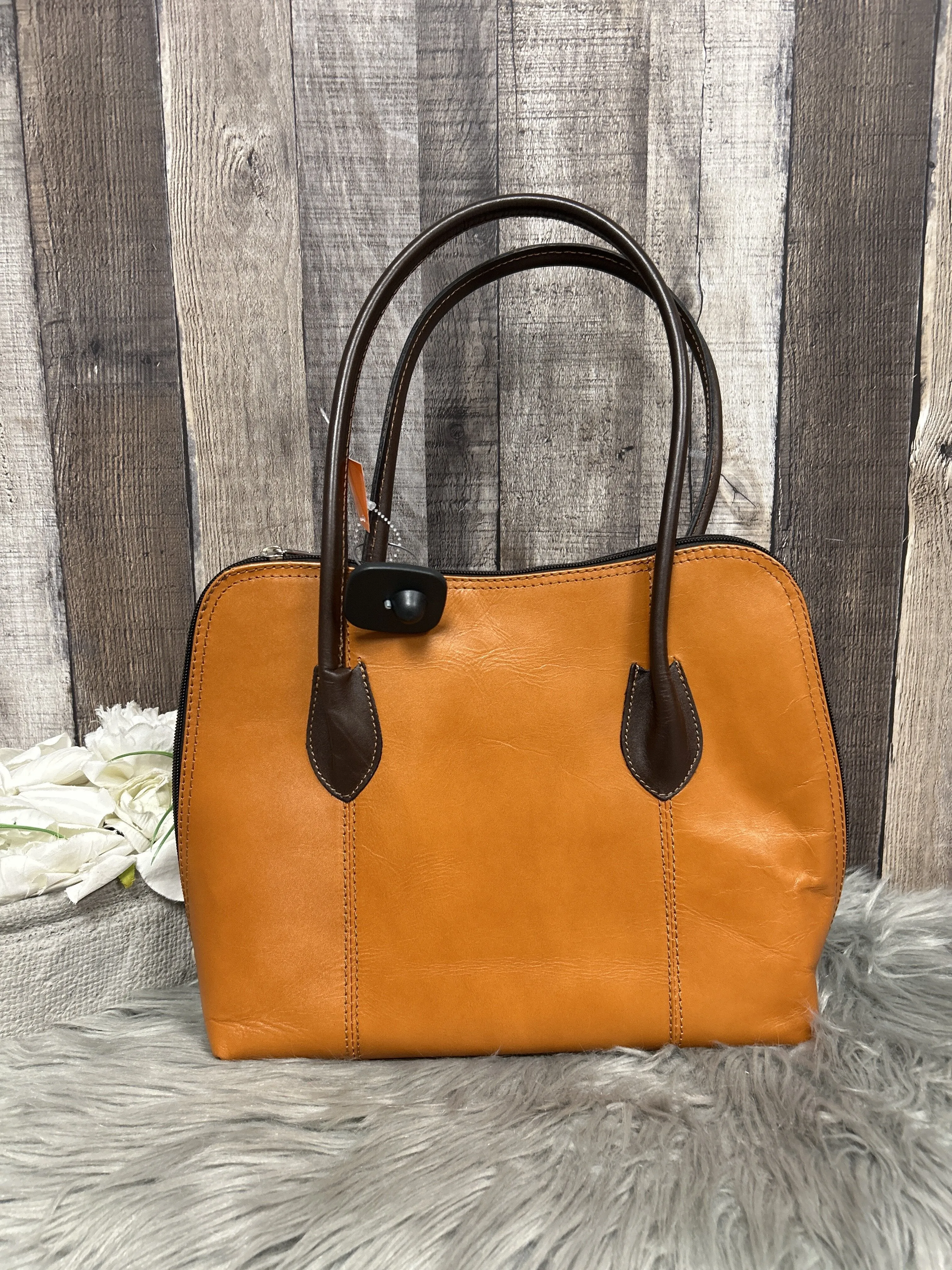 Handbag Leather By Clothes Mentor  Size: Medium