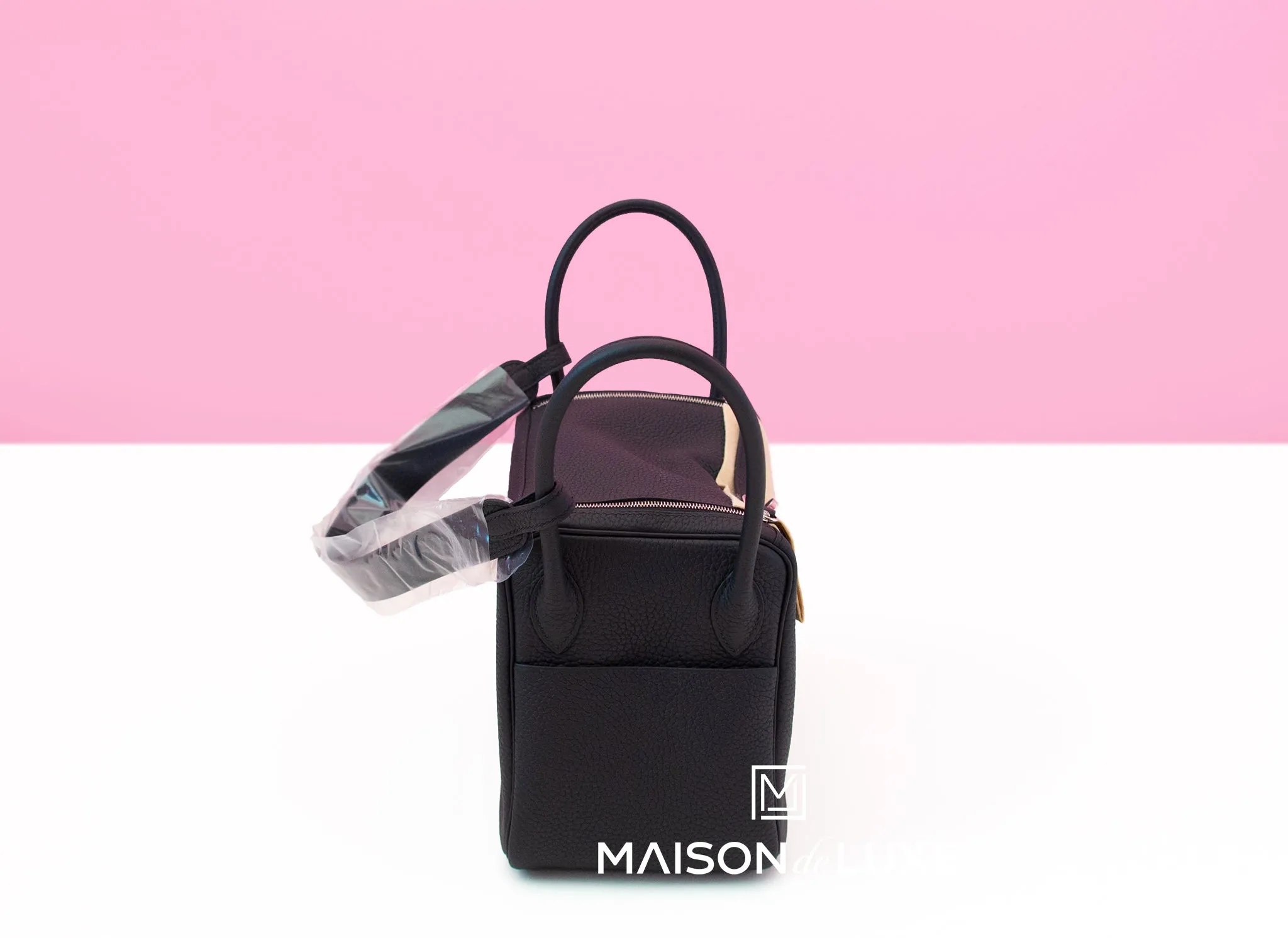 Hermes Noir Black Clemence Lindy 26 Handbag