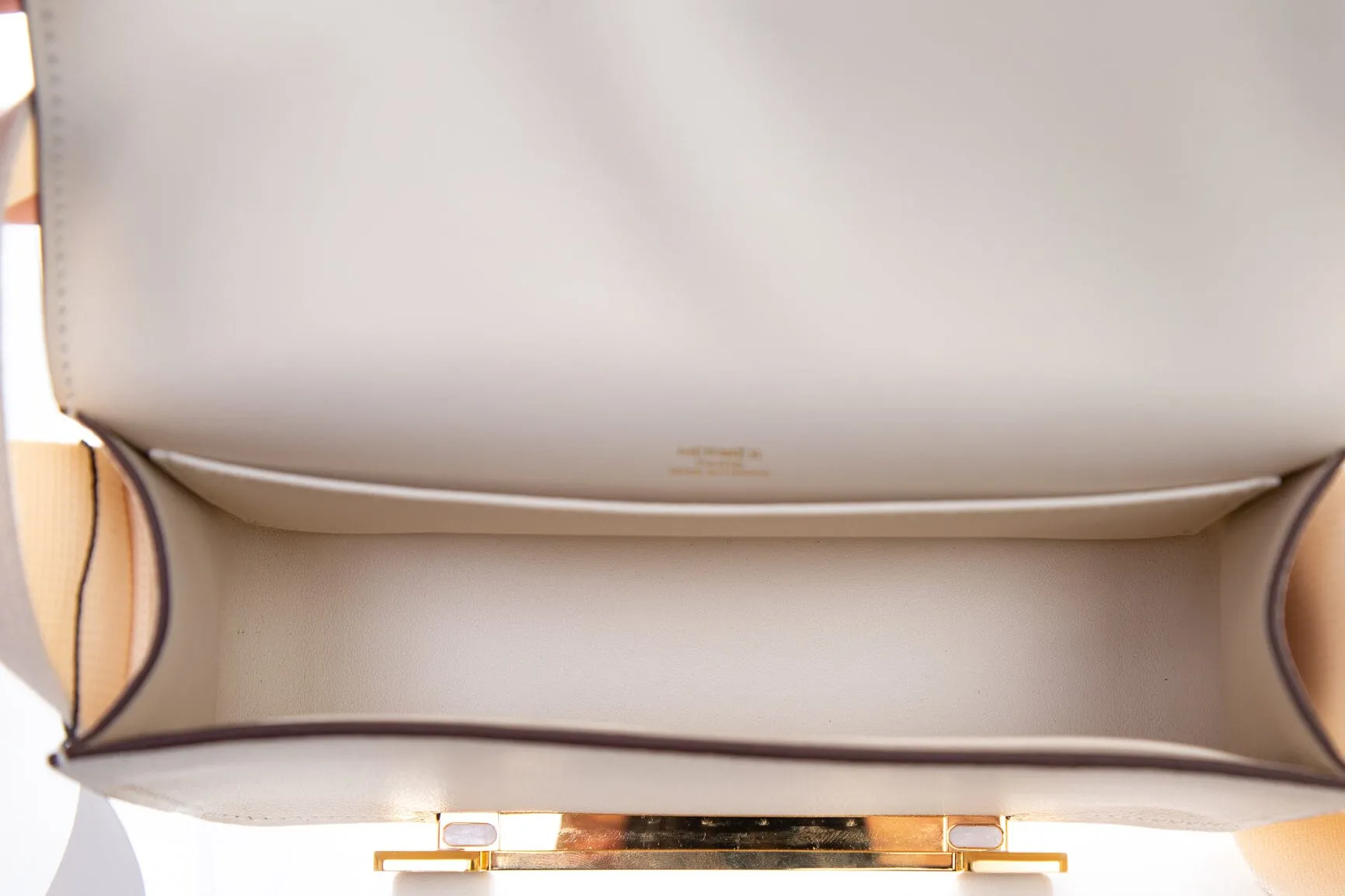 Hermès Cream Chevre Mysore Geta Handbag