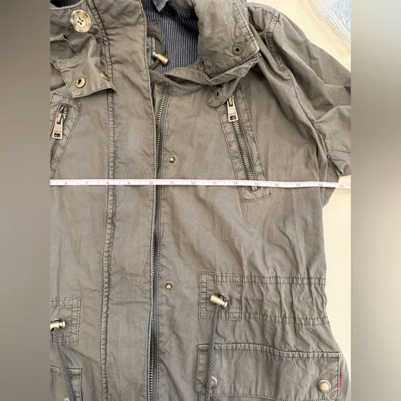 Levi’s Lightweight Anorak Jacket