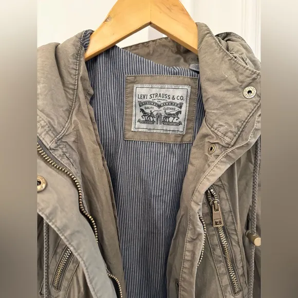 Levi’s Lightweight Anorak Jacket