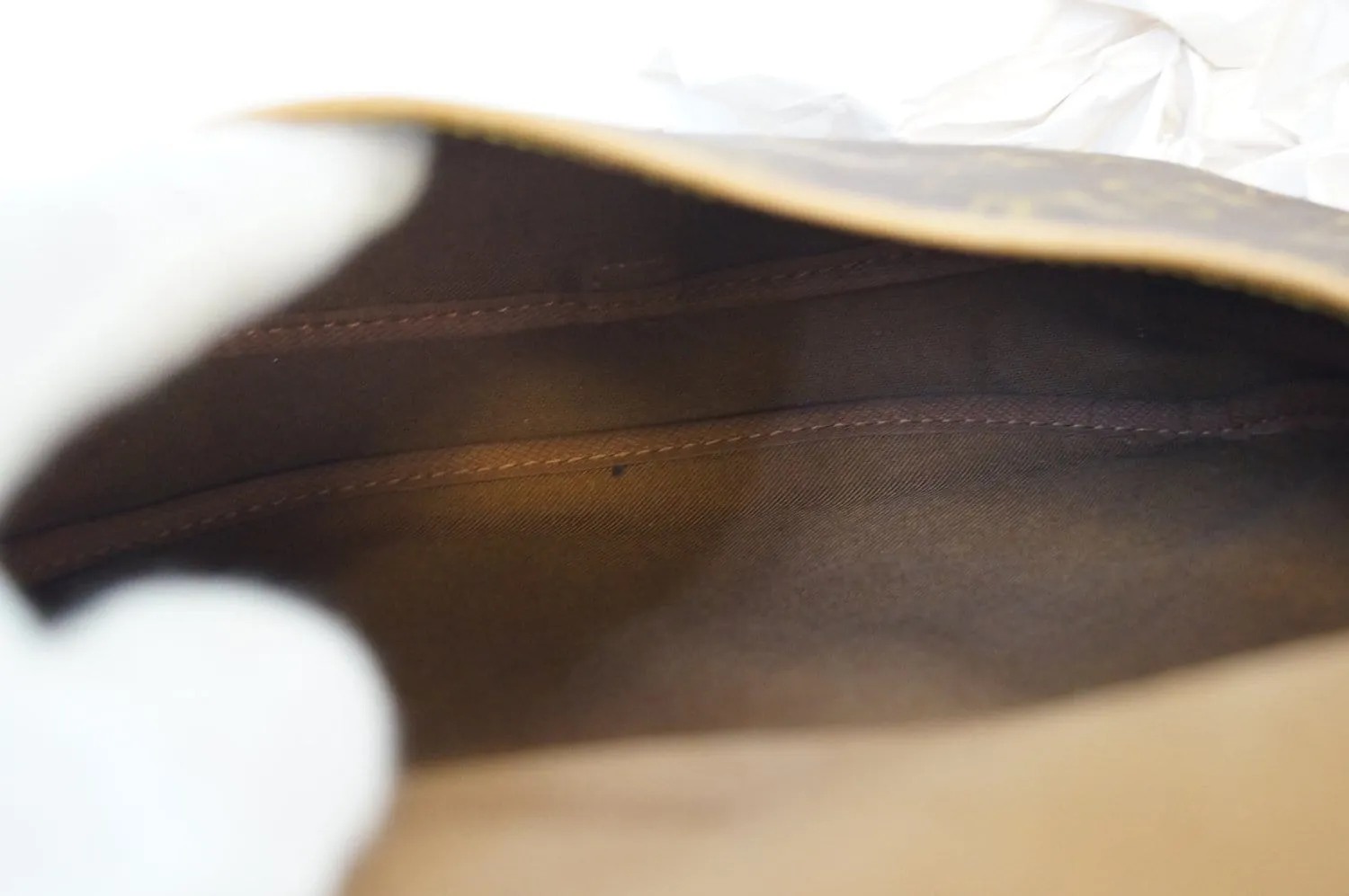 LOUIS VUITTON Monogram Brown Saumur 30 Messenger Bag