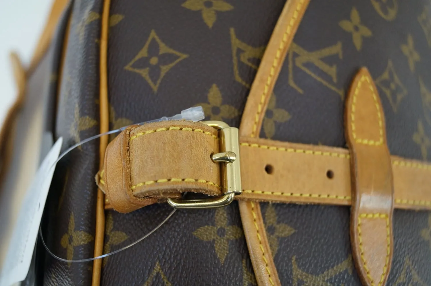 LOUIS VUITTON Monogram Brown Saumur 30 Messenger Bag