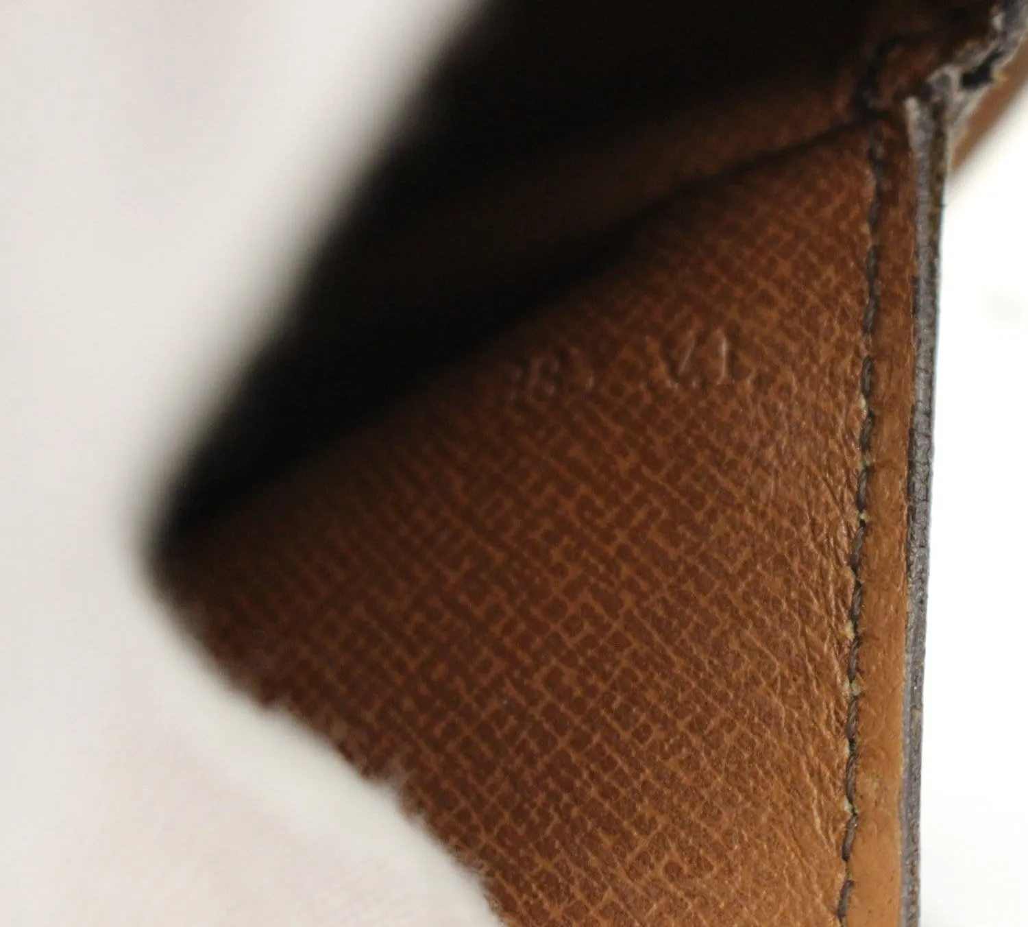 LOUIS VUITTON Monogram Canvas Saint Cloud GM Shoulder Bag