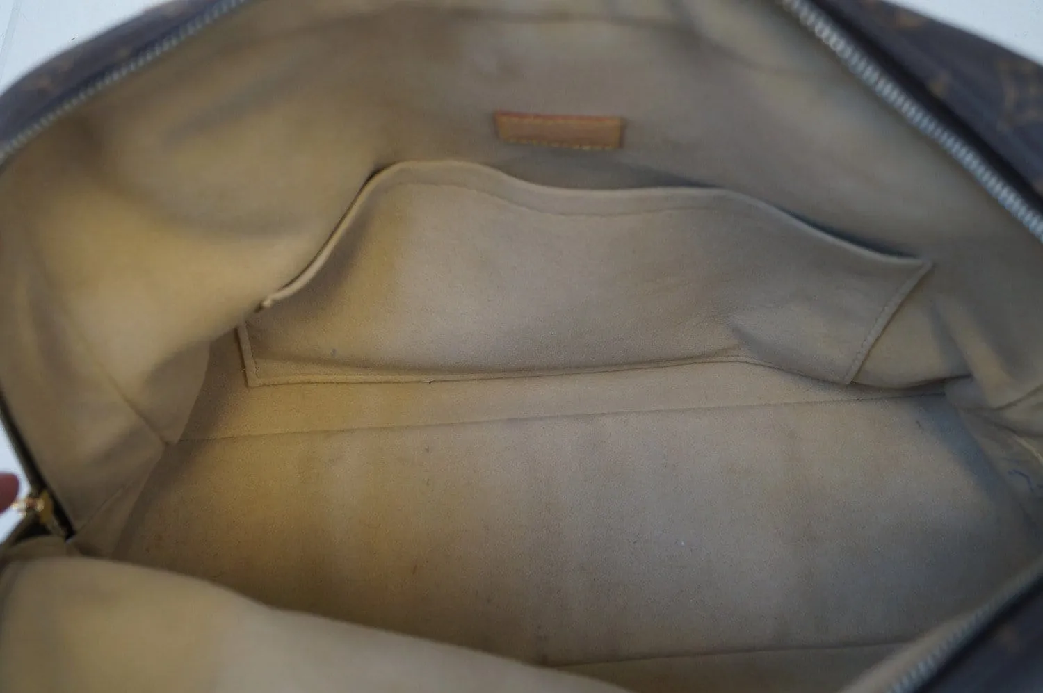 LOUIS VUITTON Monogram Manhattan GM Satchel Bag