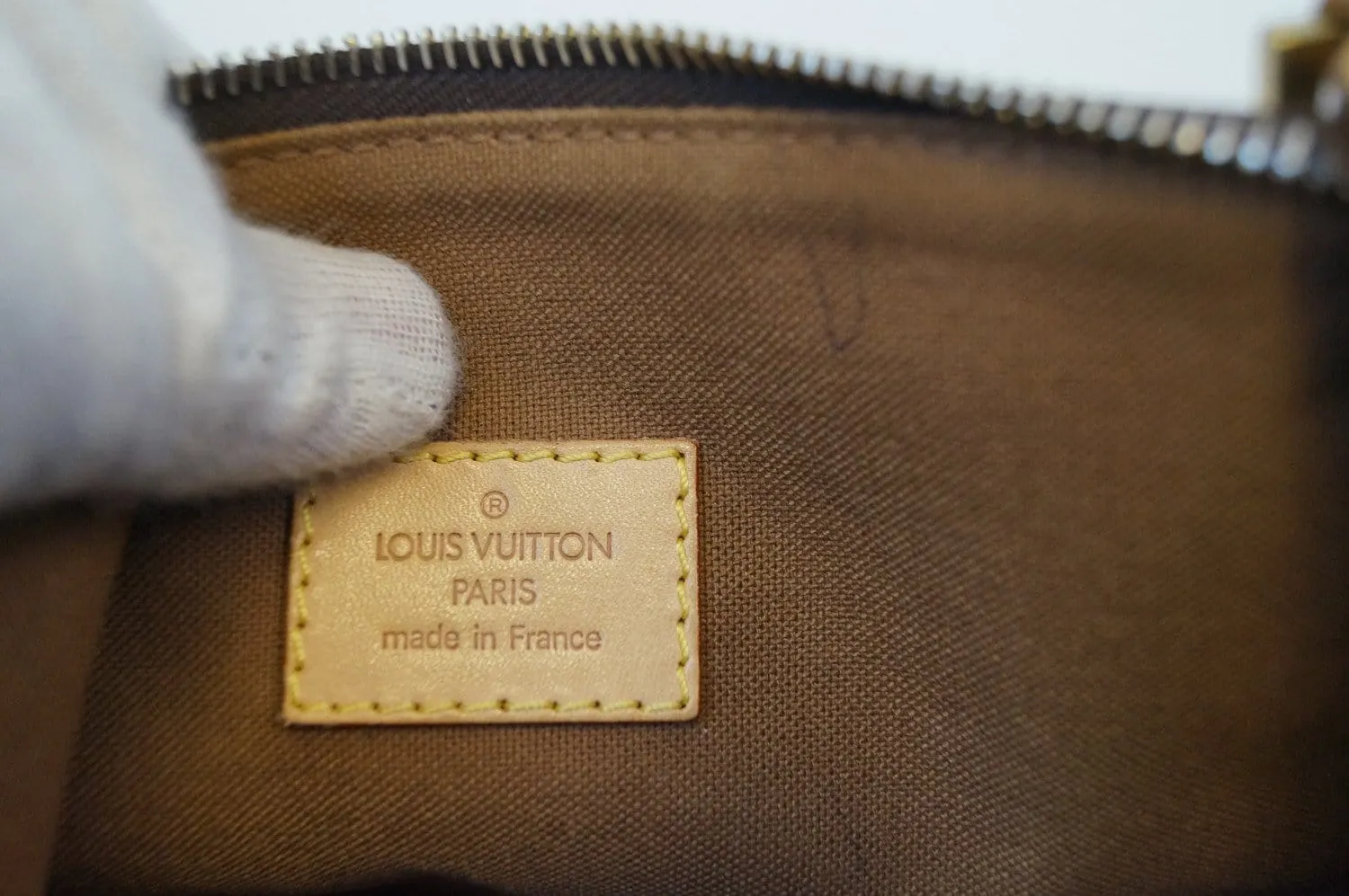 LOUIS VUITTON Monogram Pochette Bosphore Crossbody