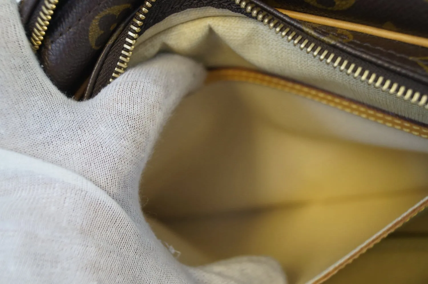 LOUIS VUITTON Monogram Reporter PM Messenger Bag