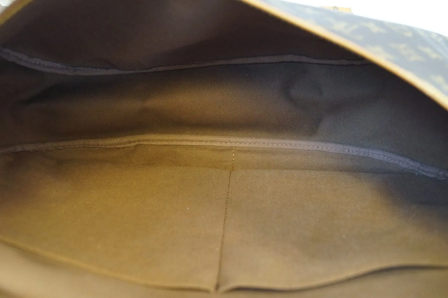 LOUIS VUITTON Monogram Saumur 43 Shoulder Bag