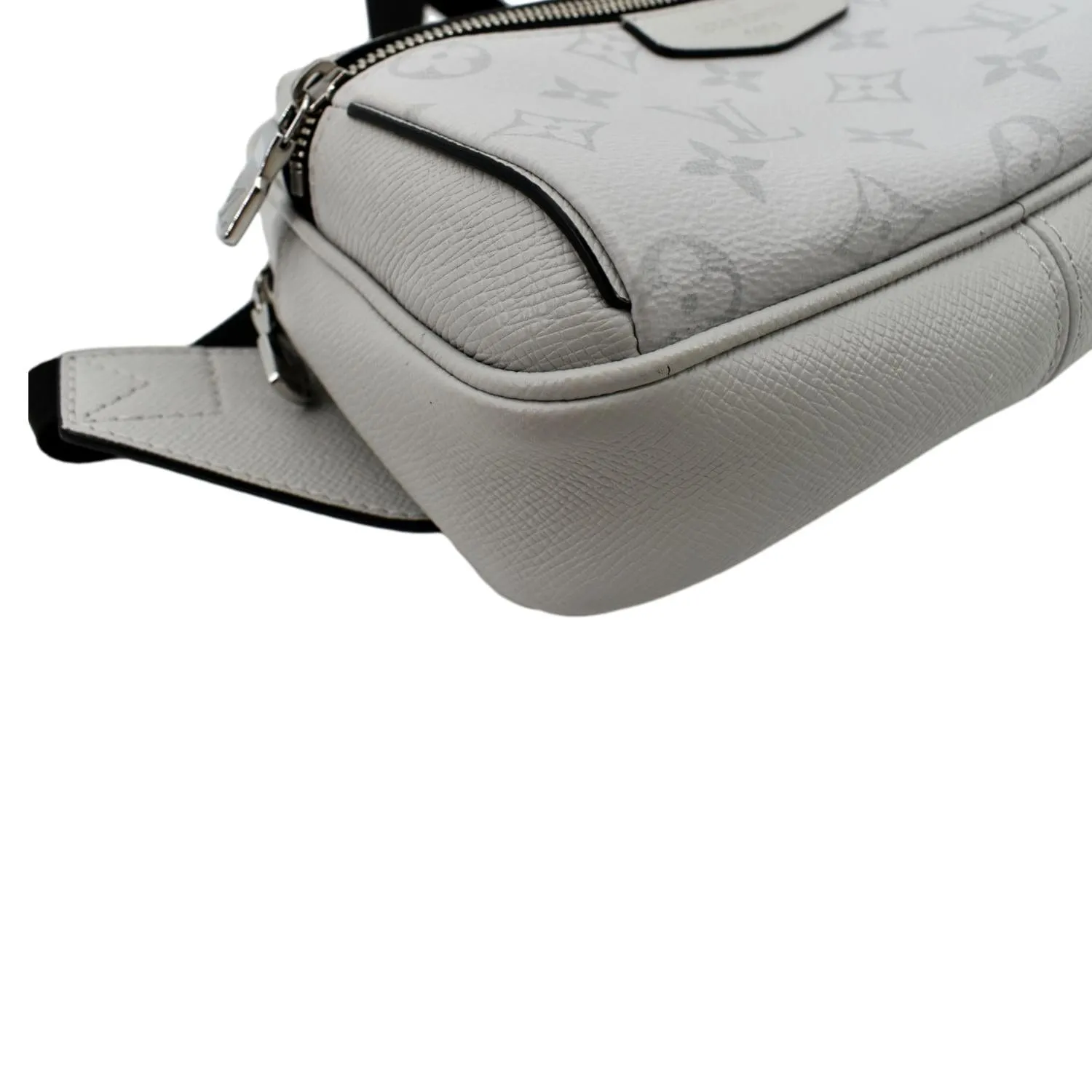 LOUIS VUITTON Outdoor Messenger Monogram Taiga Leather Belt Bag Antartica