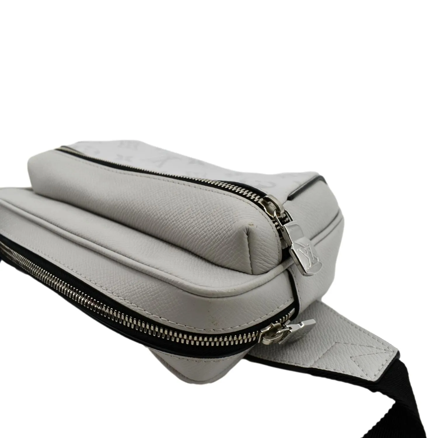LOUIS VUITTON Outdoor Messenger Monogram Taiga Leather Belt Bag Antartica