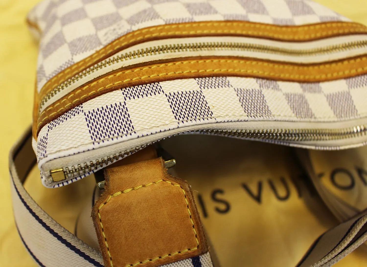 LOUIS VUITTON Pre Owned Damier Azur Pochette Bosphore Crossbody Bag