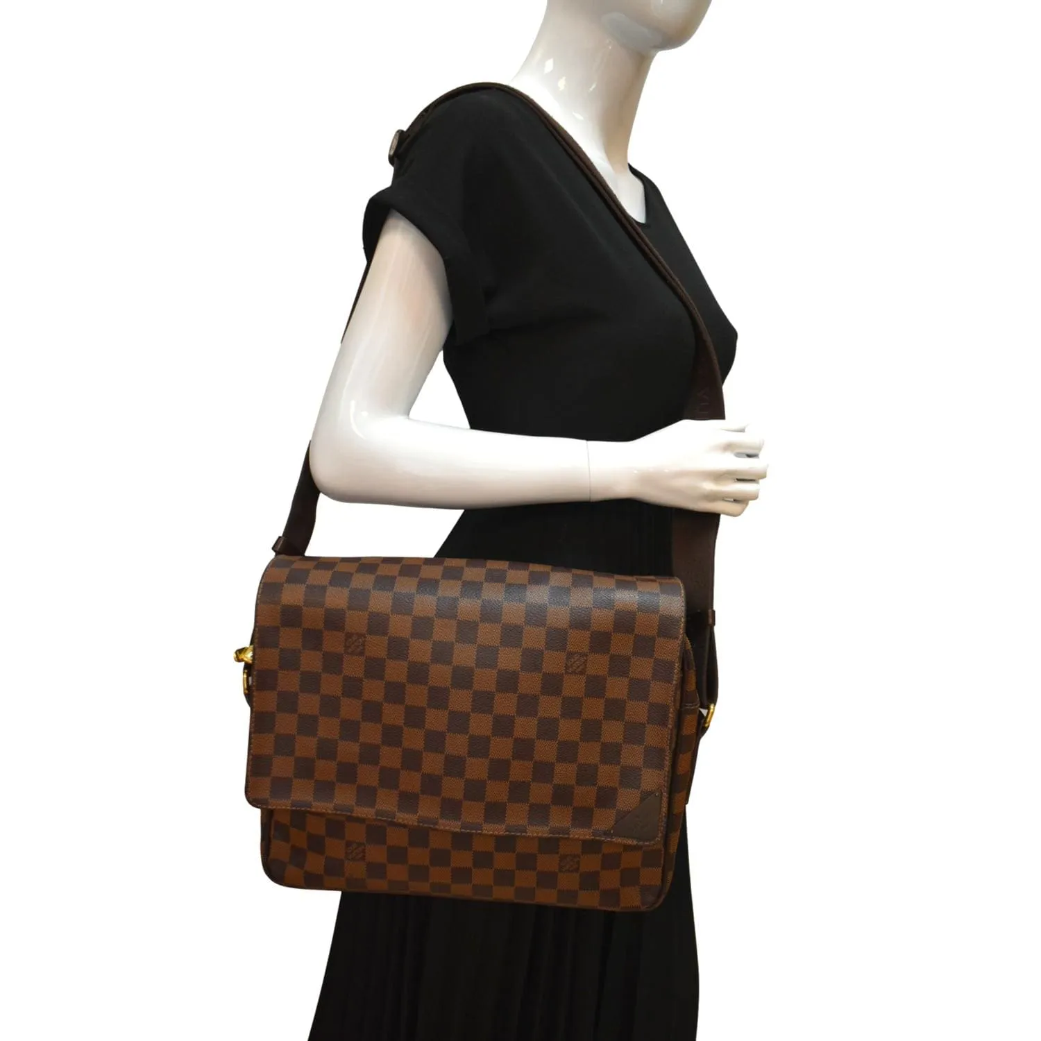 LOUIS VUITTON Shelton MM Damier Canvas Messenger Bag Brown