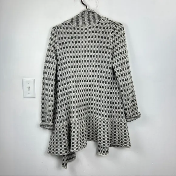 Lucy &amp; Laurel Lightweight Alpaca Wool Blend Checkered Knit Cardigan