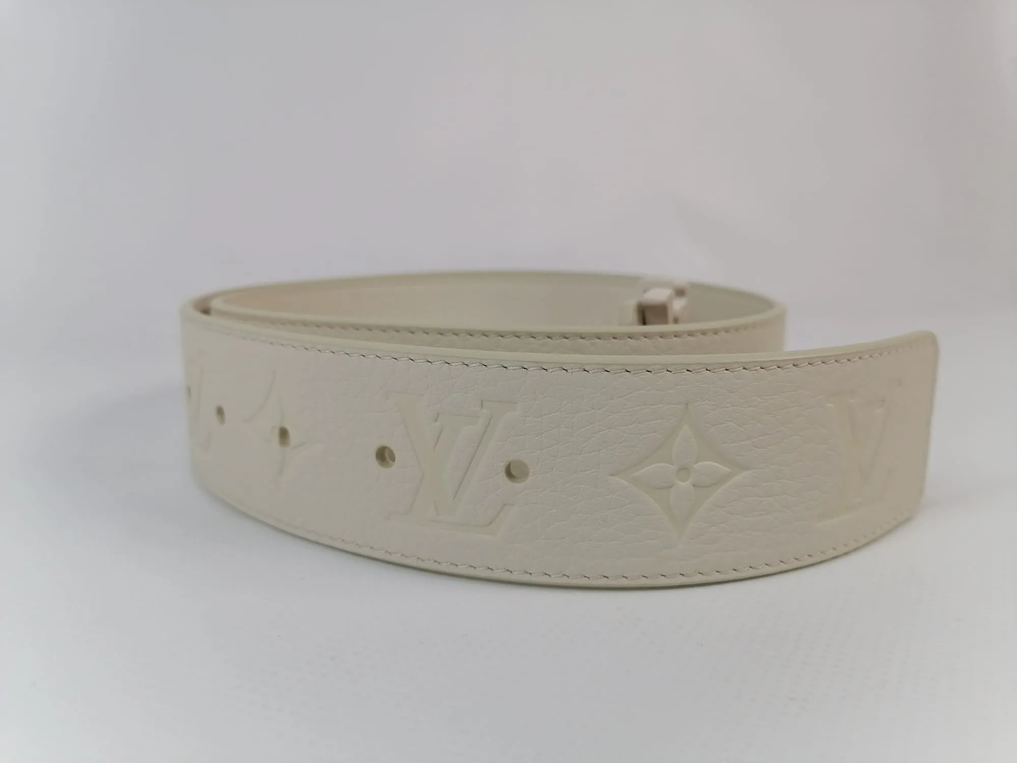 LV Initials Shape Reversible Belt 40 MM