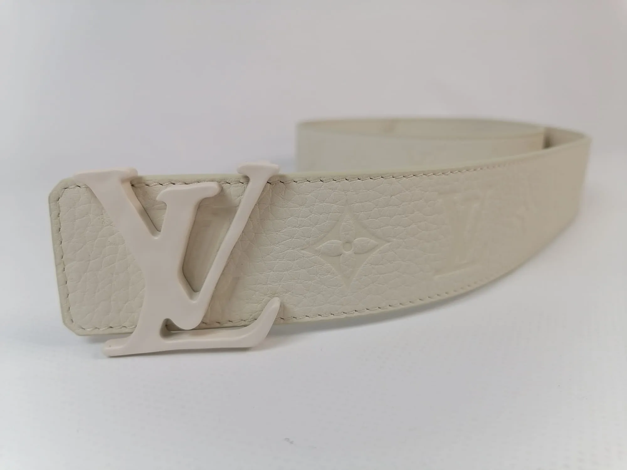 LV Initials Shape Reversible Belt 40 MM
