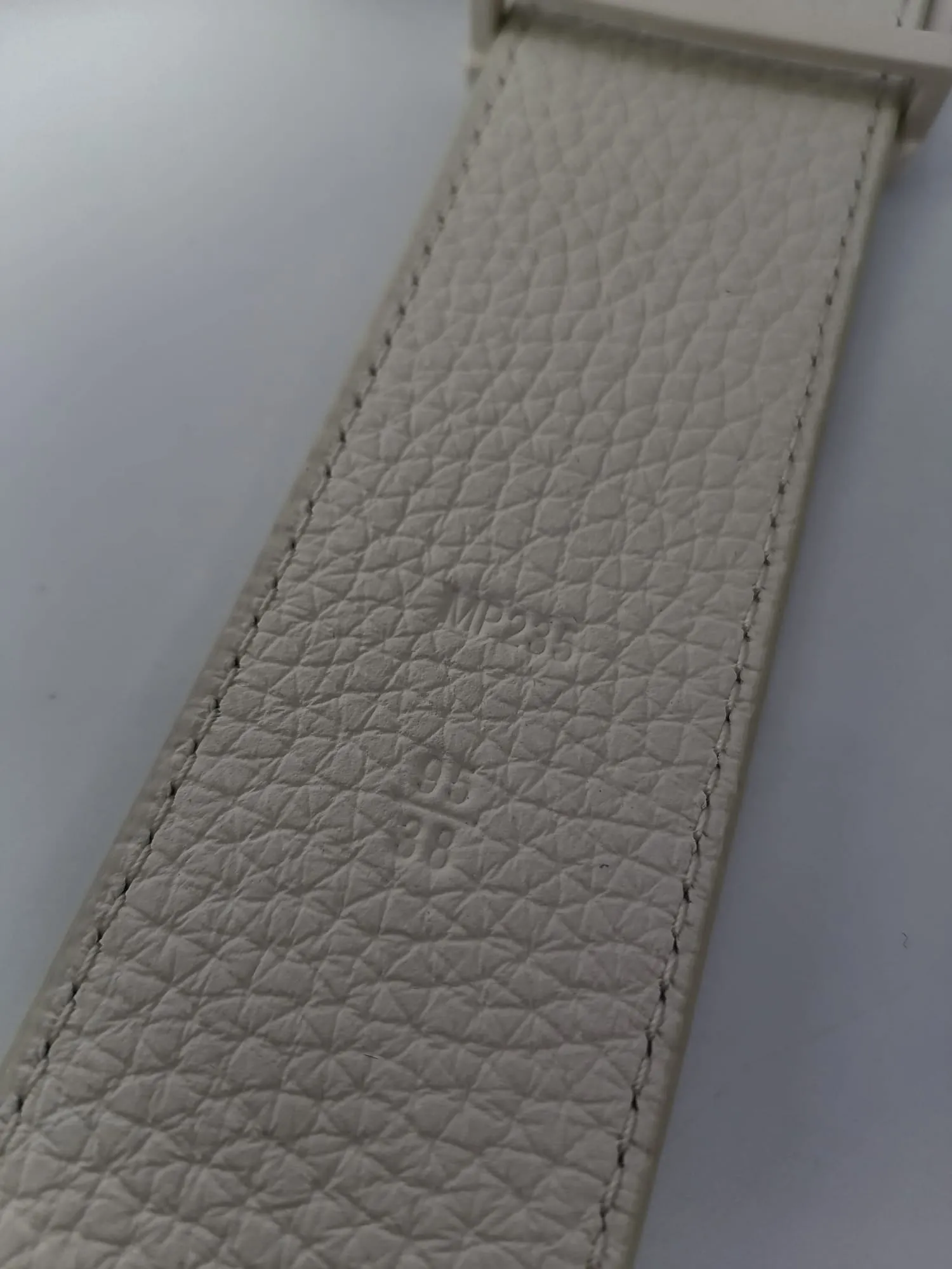 LV Initials Shape Reversible Belt 40 MM