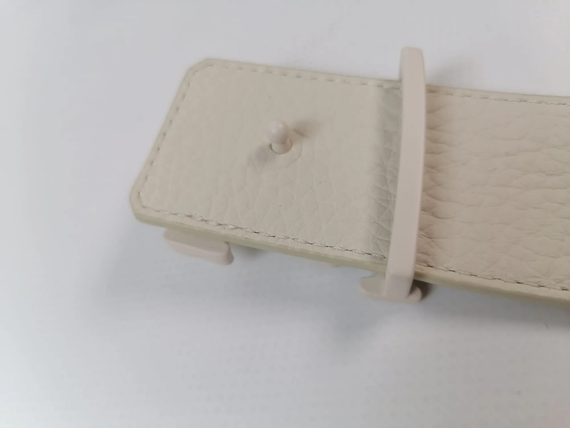 LV Initials Shape Reversible Belt 40 MM