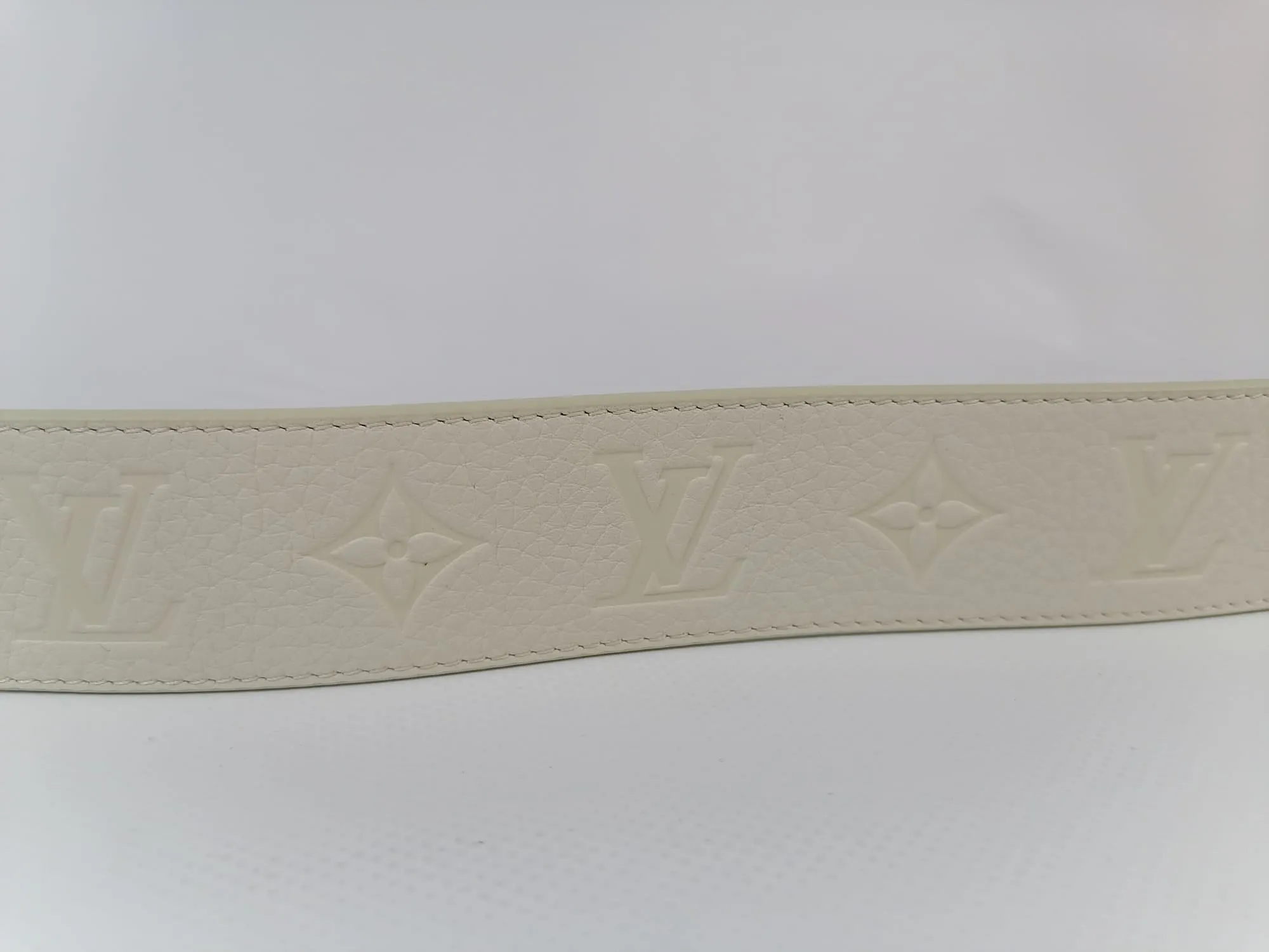 LV Initials Shape Reversible Belt 40 MM