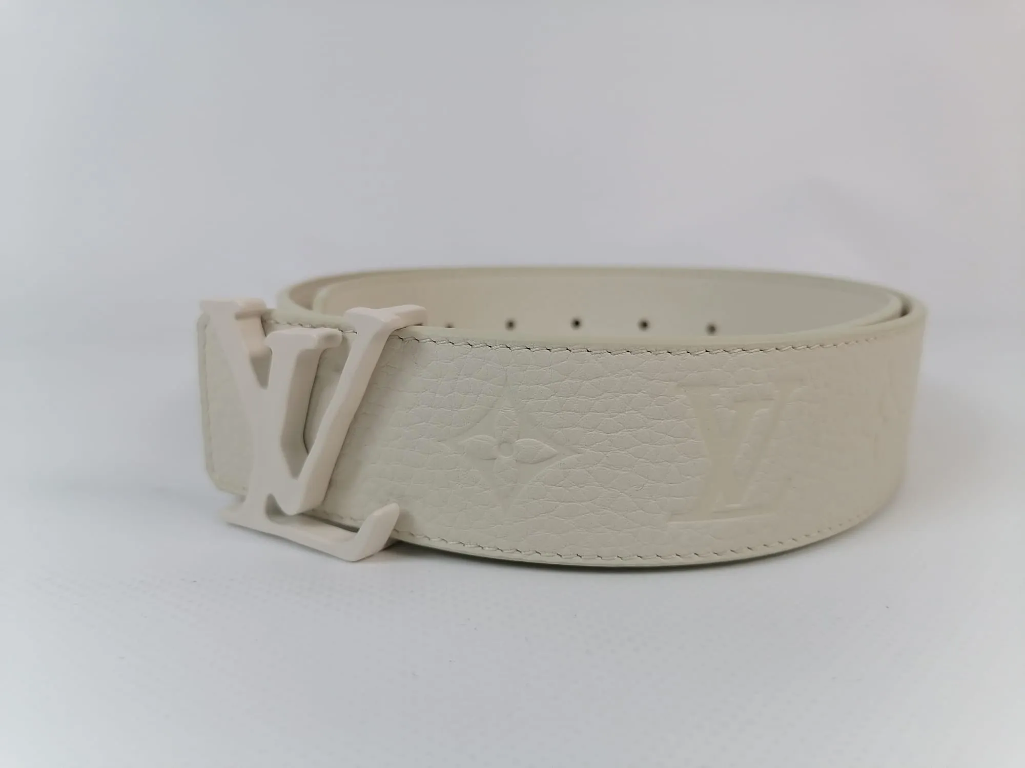 LV Initials Shape Reversible Belt 40 MM