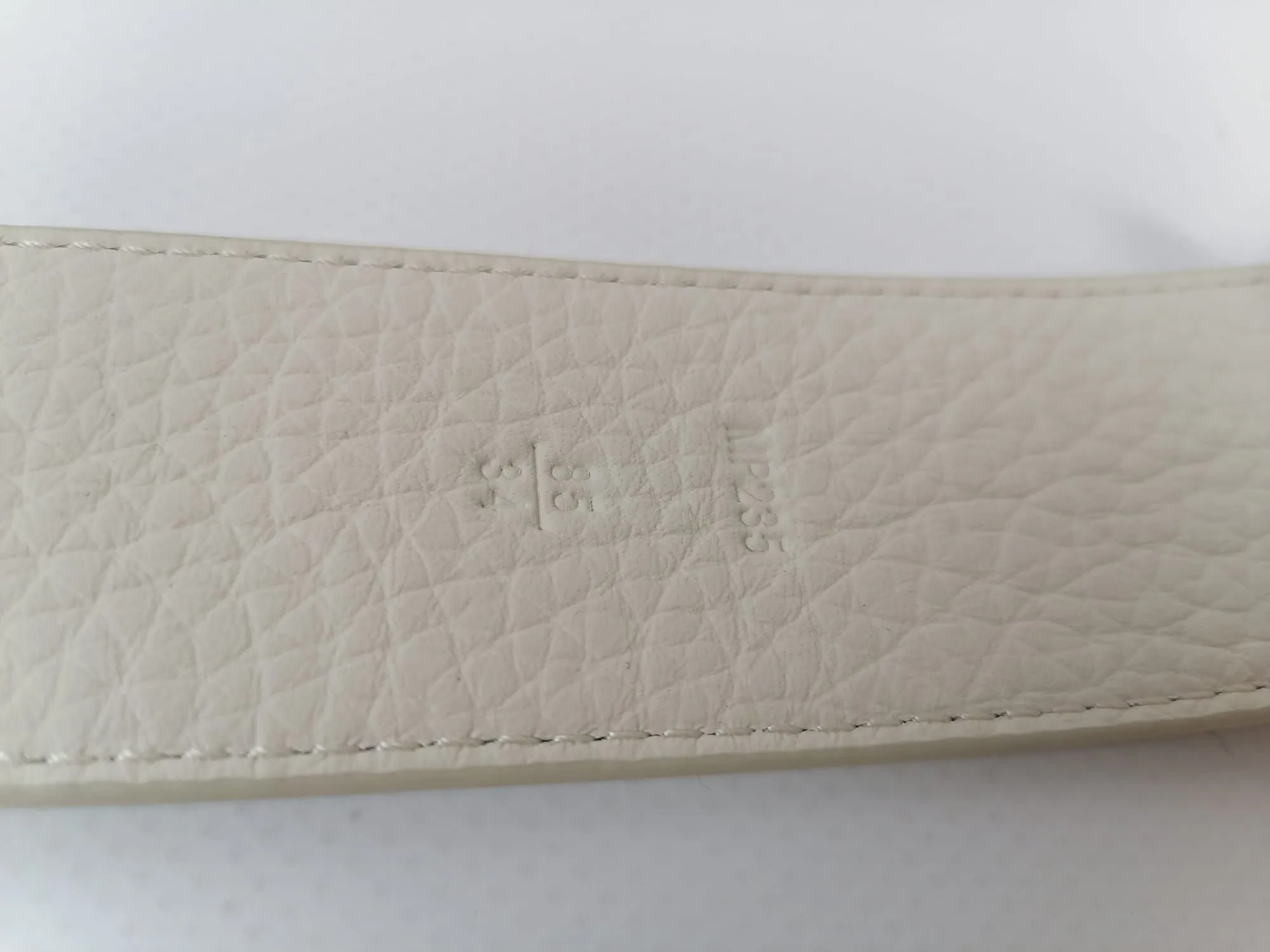 LV Initials Shape Reversible Belt 40 MM