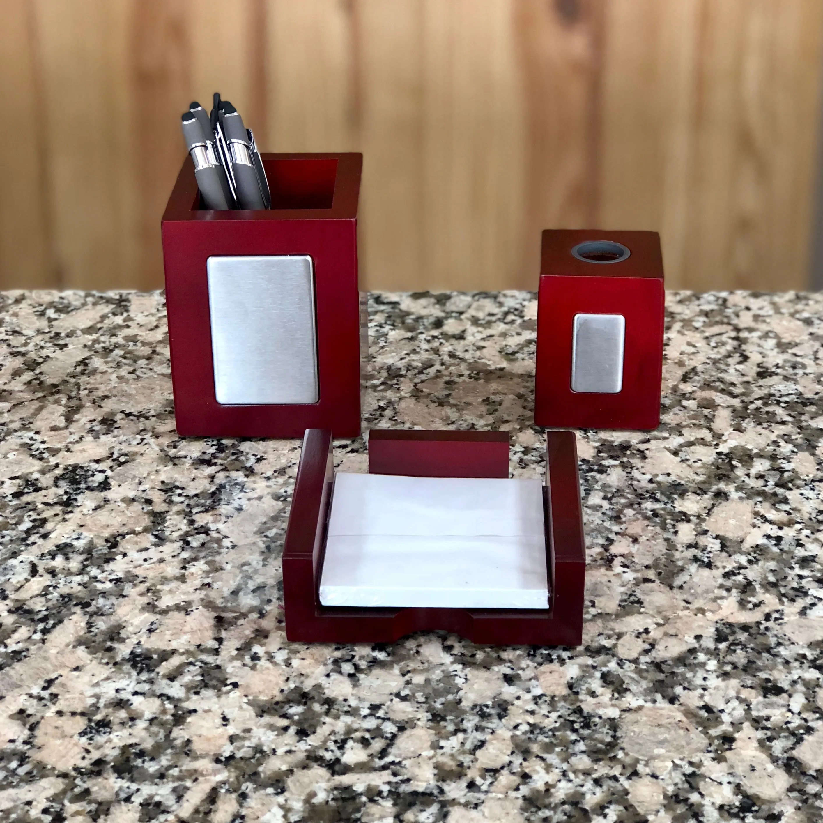 Max Personalized Memo Holder