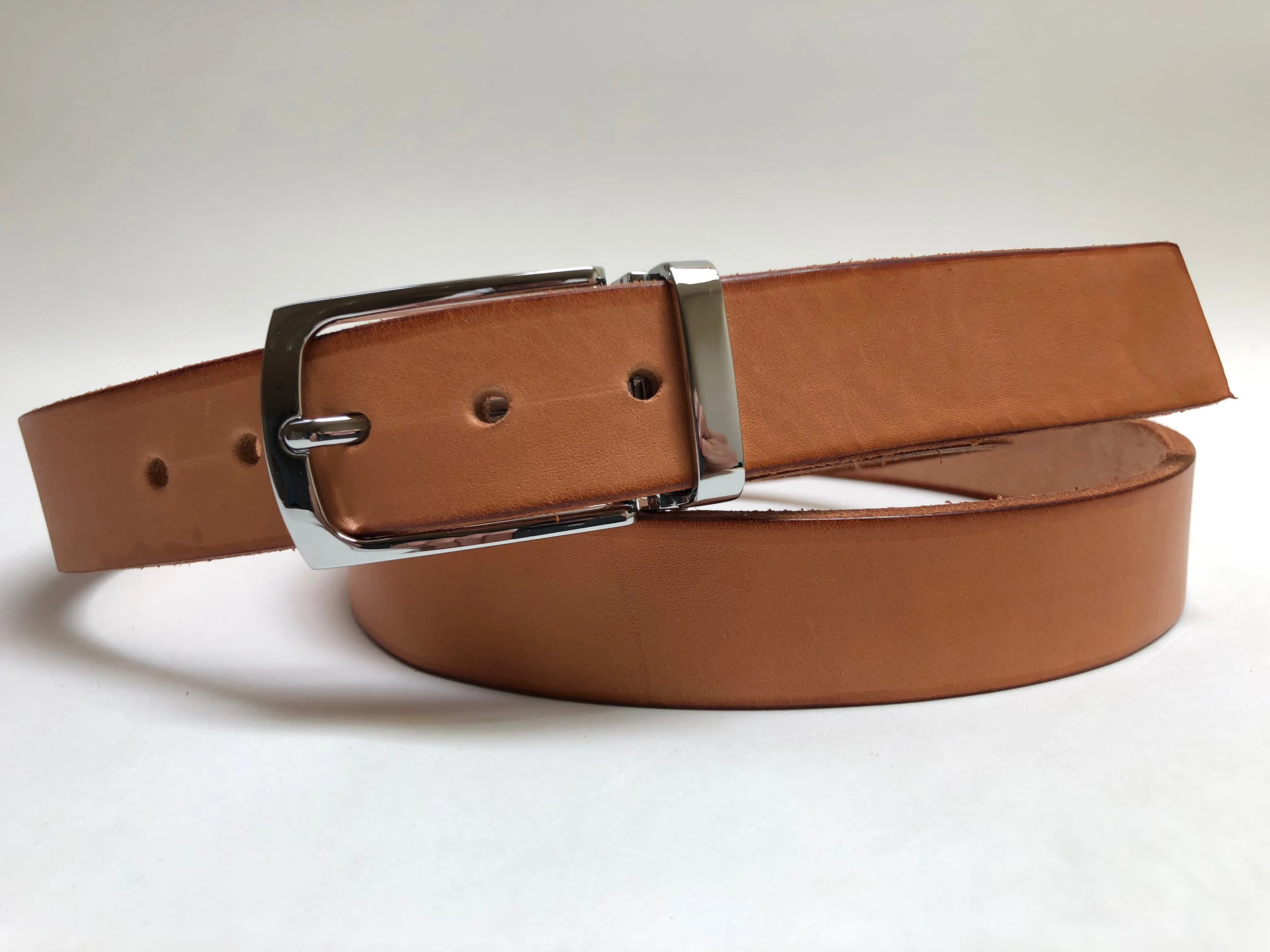 Men's Natural Leather Belt with Silver Tone Buckle 40Z3