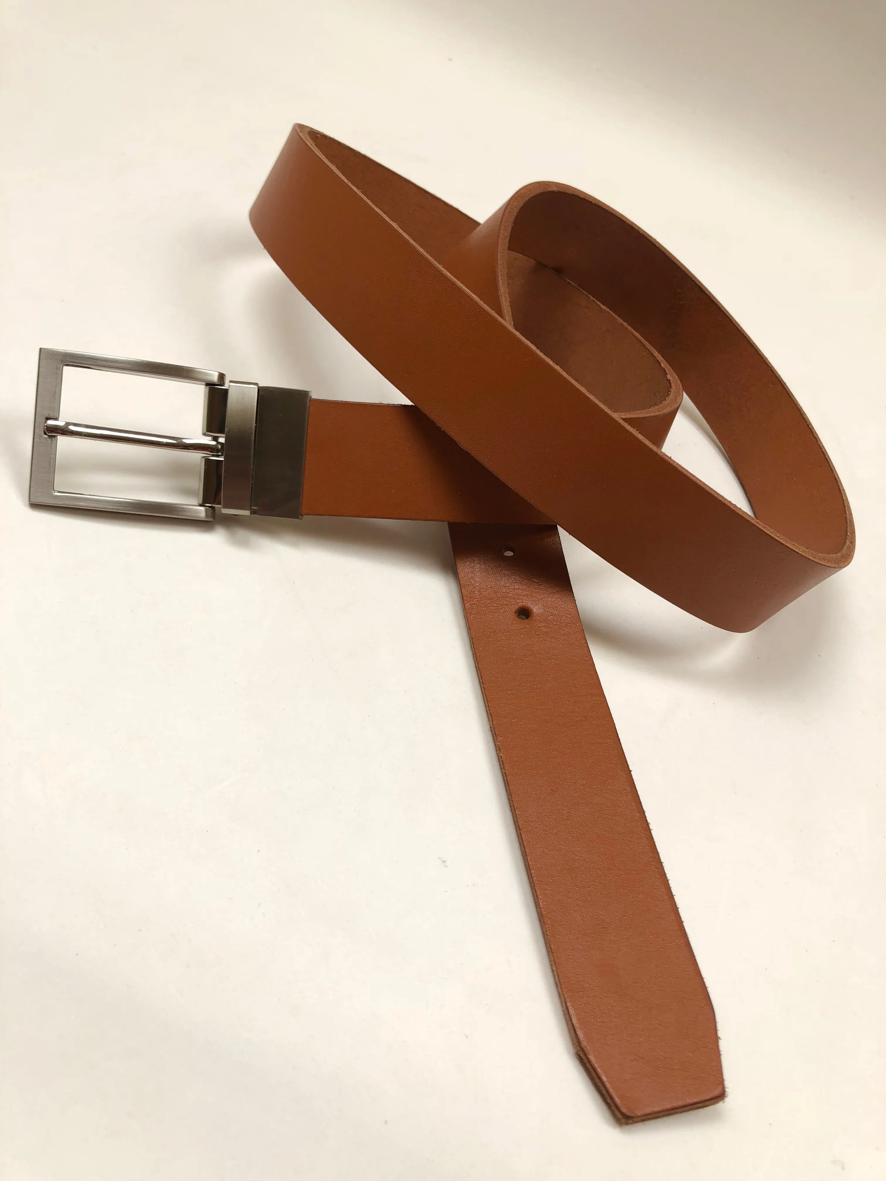 Men's Tan Leather Belt with Silver Tone Buckle 42Z7