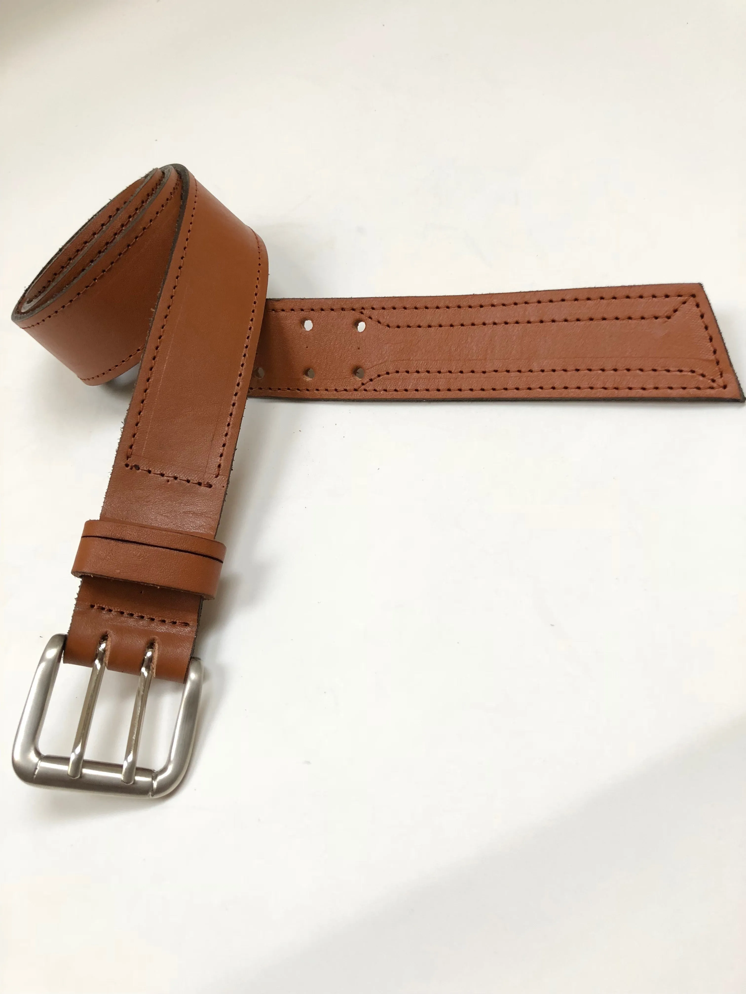 Men's Tan Leather Belt with Silver Tone Buckle 44A9