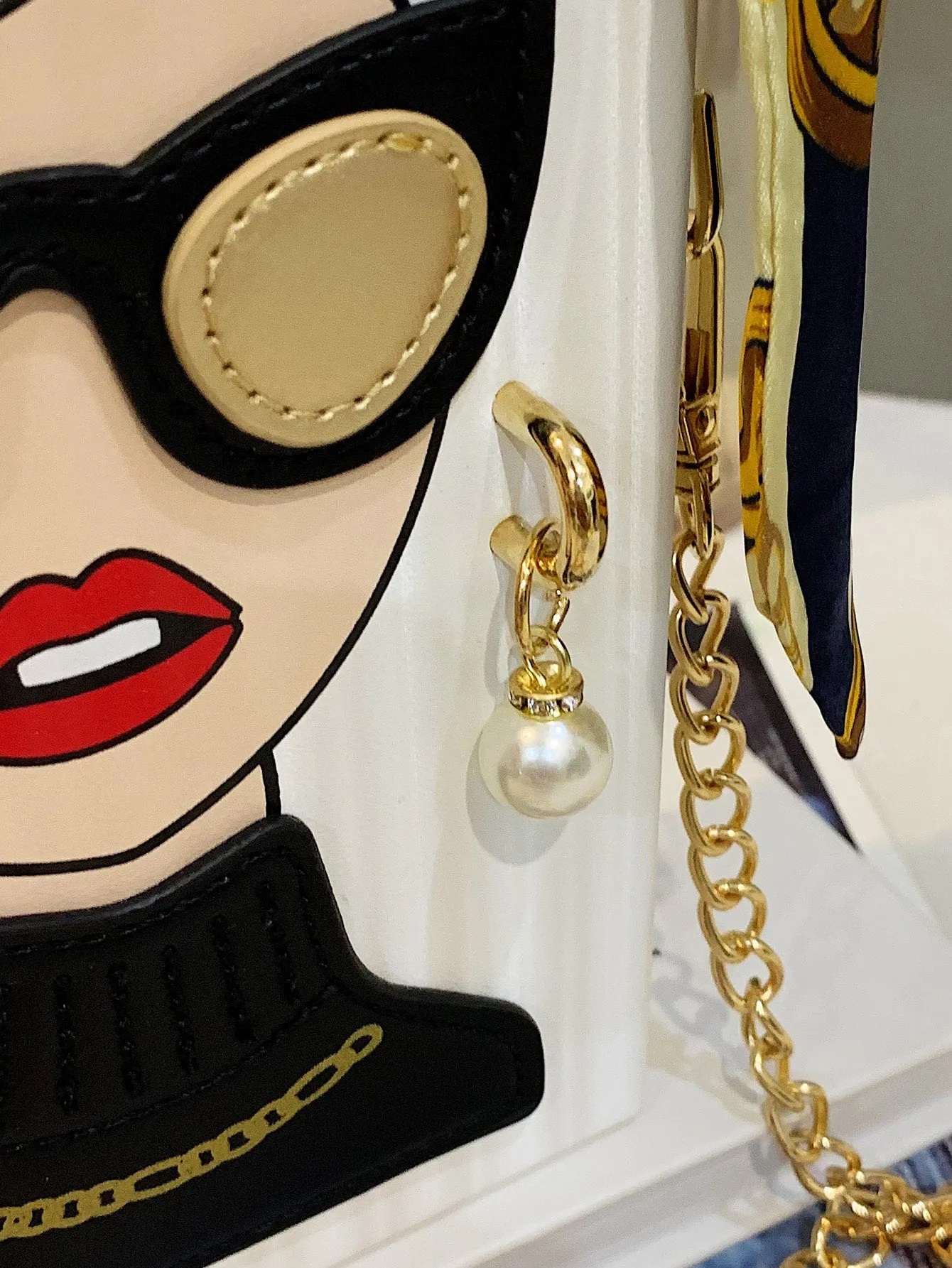Mini Cartoon Figure Graphic Box Bag - White