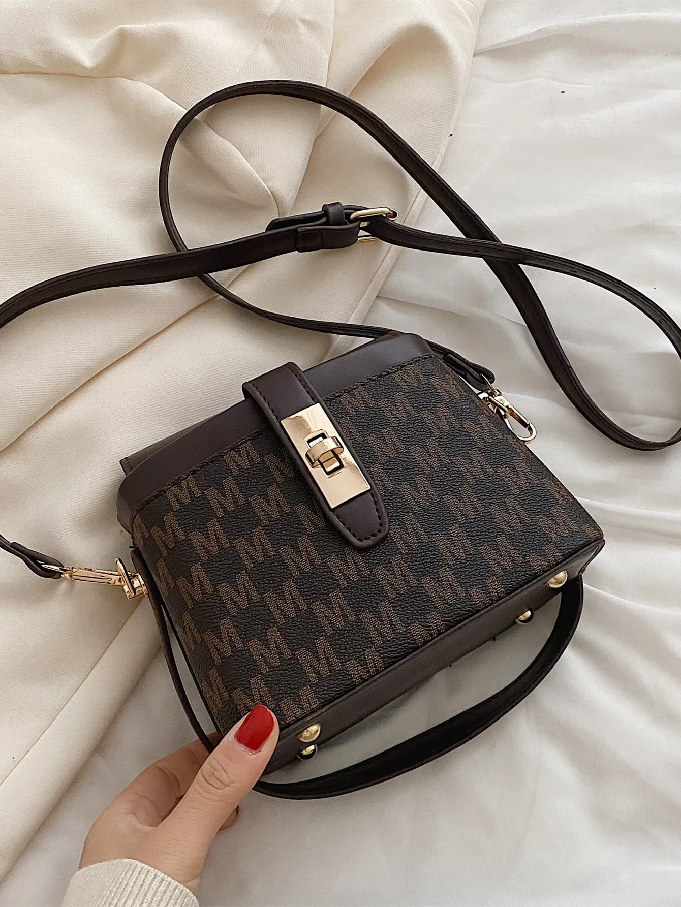 Mini Letter Graphic Twist Lock Square Bag - Brown- FD ⚡